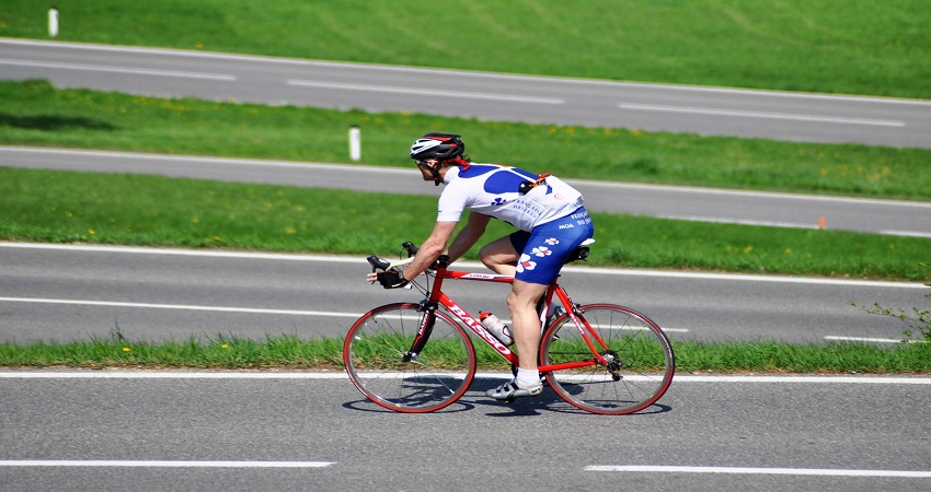 Are Road Bikes Good For Beginners.jpg